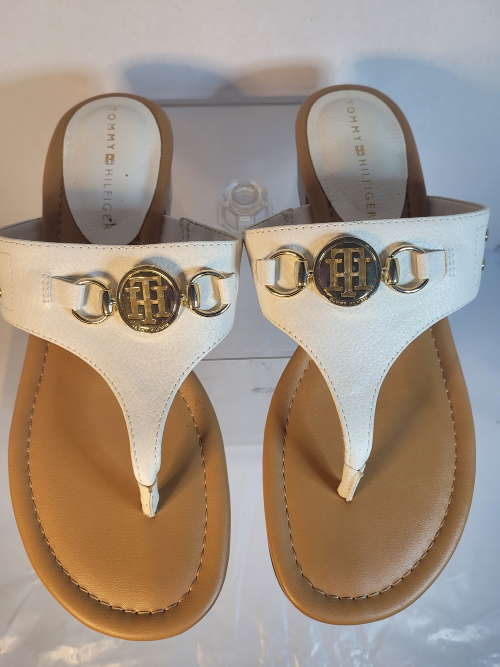Tommy Hilfiger Thong Sandals White Logo Medallion Faux Leather Size 9
